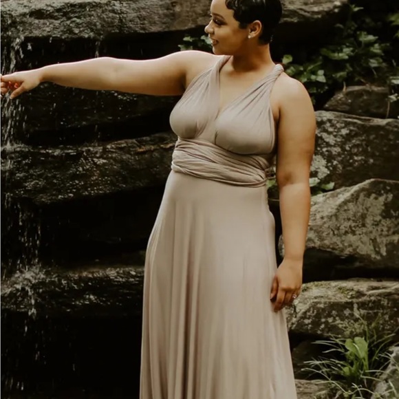 Lulu’s Maxi Wrap Dress - Picture 9 of 12